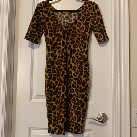 Forever 21 leopard print sleeve dress - Picture 3 of 3